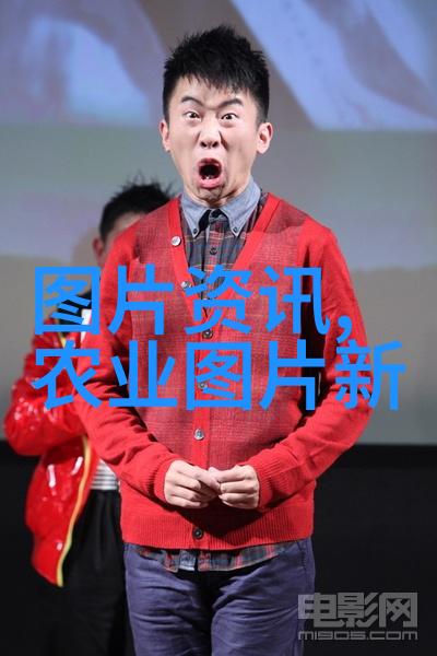 春色满径公路边的绿意盎然花朵