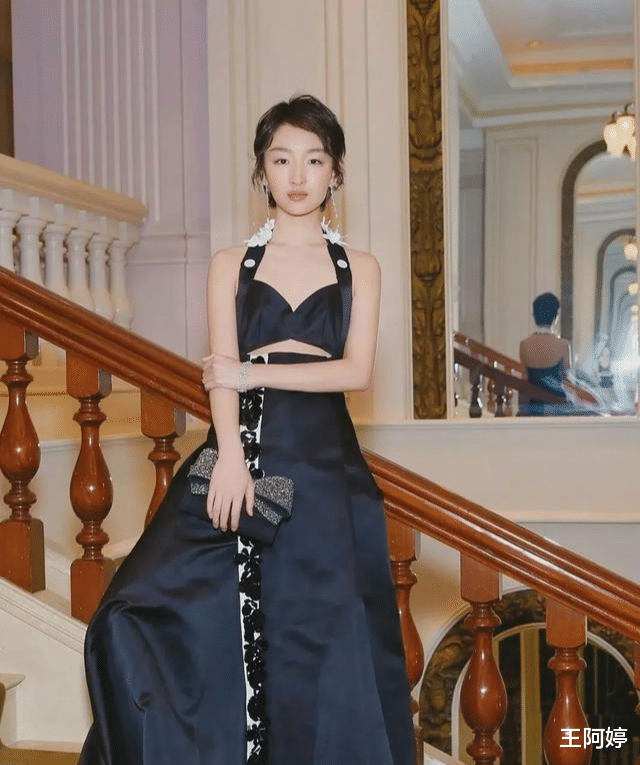 穿越之逆袭从炮灰女配到权势的巅峰