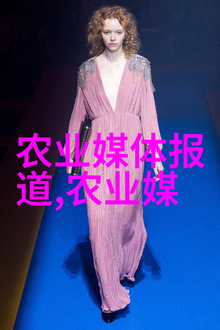 疲惫后的宁静峡谷顶端的美丽景色有哪些