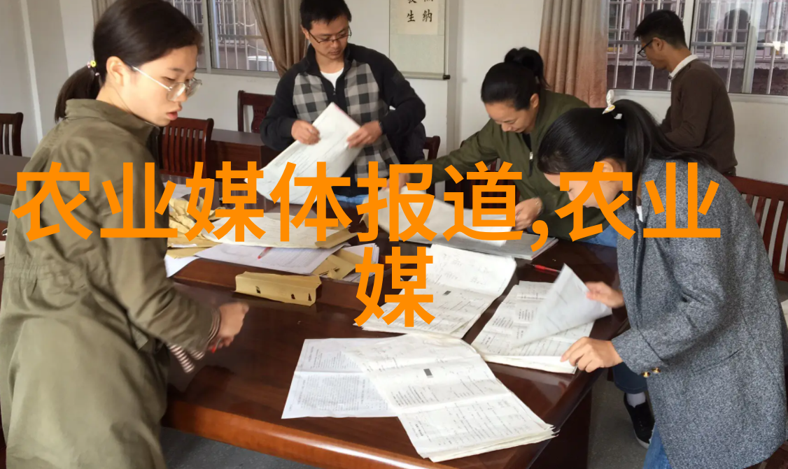 荒芜之中绽放的艳阳花朵