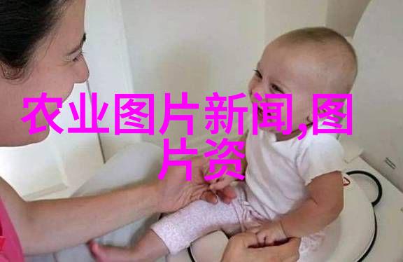 站在落地玻璃窗前做偷窥邻家美丽的花园